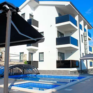  Apartment Buba ****