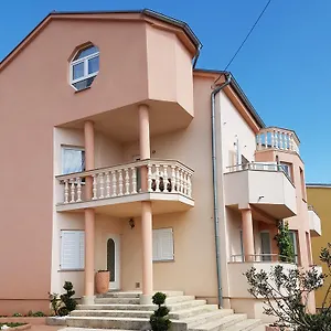  Apartment Suzana